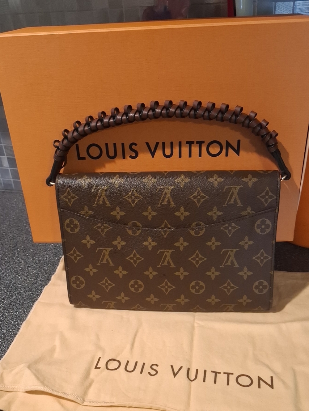 Louis Vuitton Bordeaux Bag with COA - Picture 4 of 16